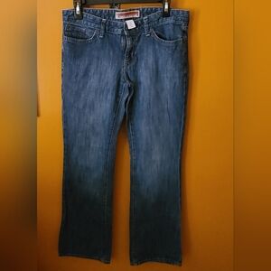 GAP Women's Straight Leg Jeans in Classic Denim